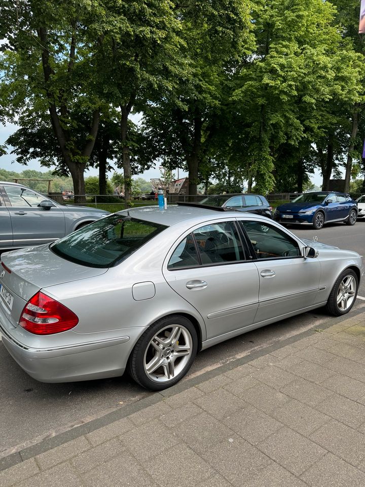 Mercedes E 350 // W211 // 272PS in Köln