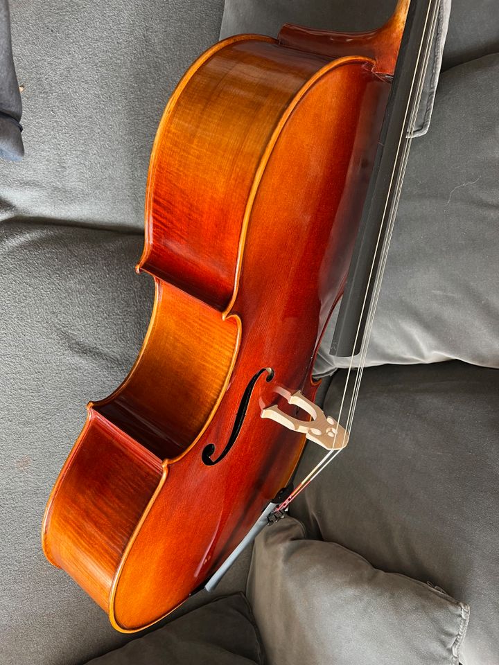 4/4 Cello Set geflammt, perfekt eingerichtet, schöner Klang - NEU in Freiburg im Breisgau