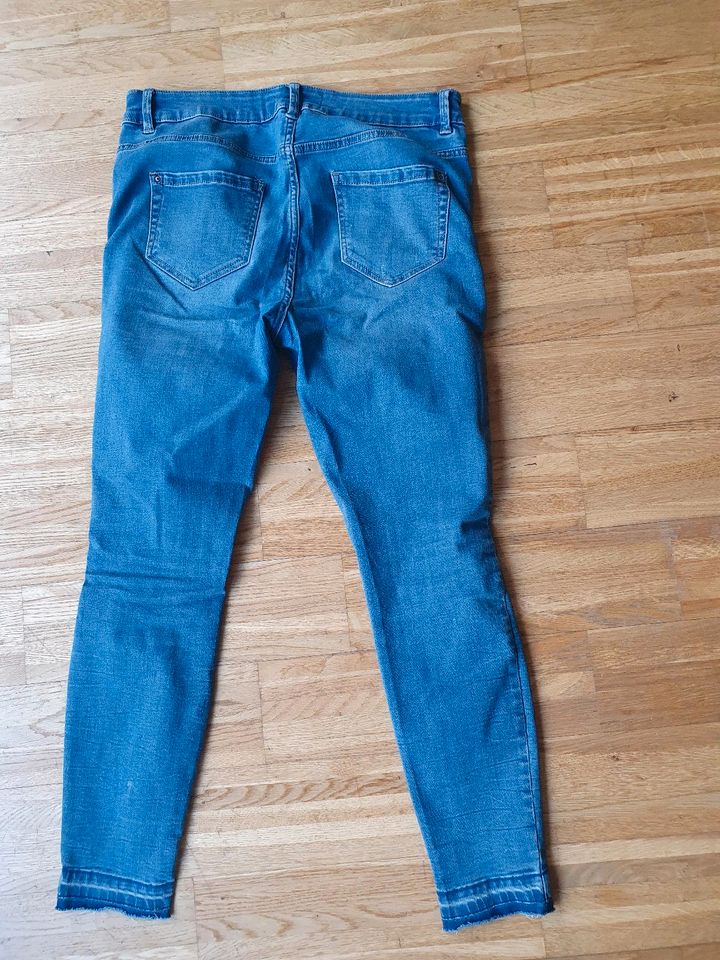 Umstandsjeans / Umstandshose New Look Gr. 38 in Markkleeberg