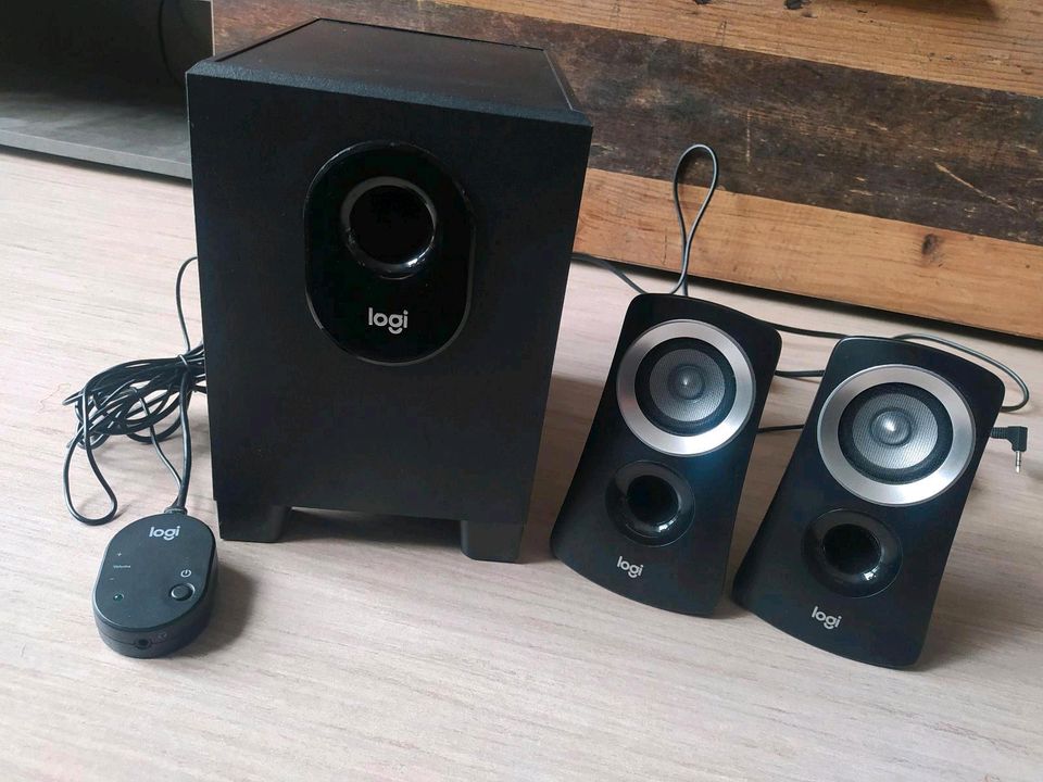 Logitech Z313 2.1 Lautsprecher, PC Boxen, System mit Subwoofer in Wiesbaden