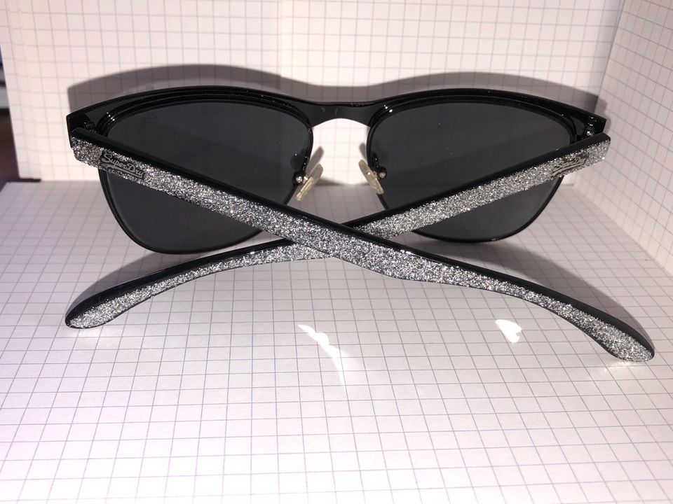 Wunderschöne Superdry Sonnenbrille sds roxanne c.004 Glamour in Passau