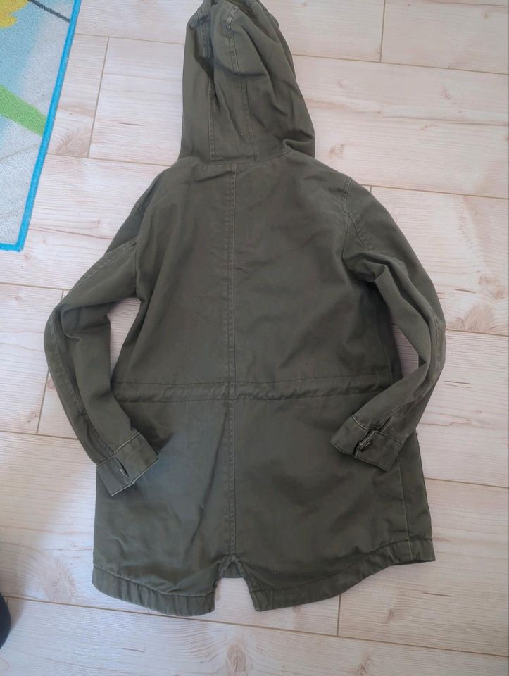 Übergangsjacke/ Jacke Gr. 122 von Reserved in Marl