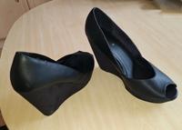 schwarze Pumps mit Keilabsatz Brandenburg - Oranienburg Vorschau