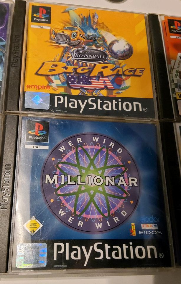 Playstation one slime +22 Spiele u. Controller in Frankfurt am Main