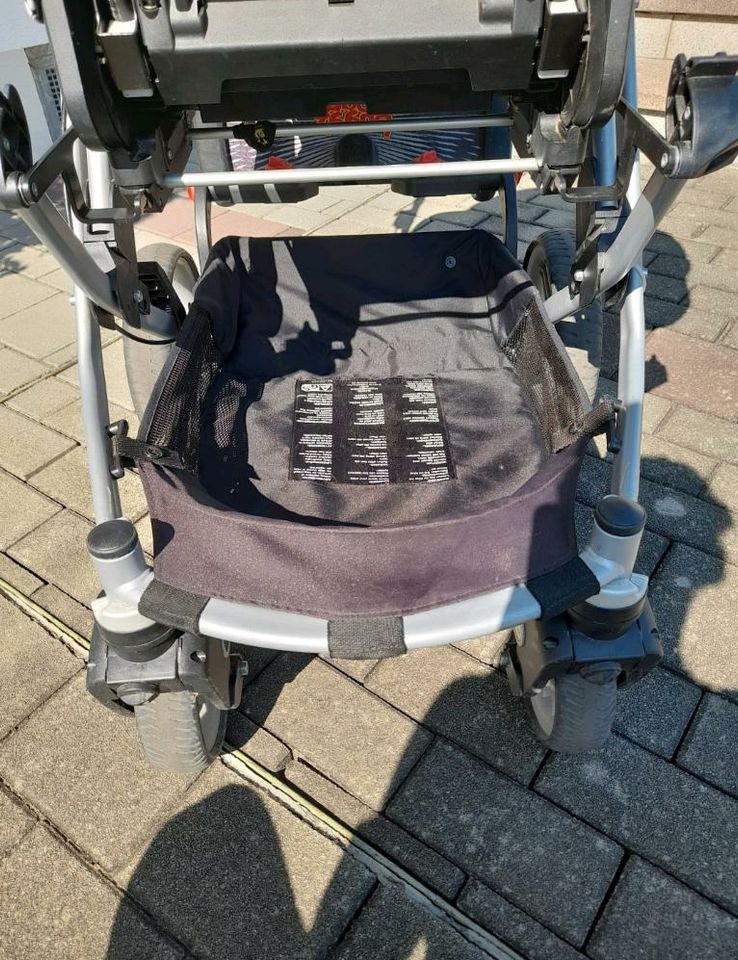 Teutonia Mistral Kinderwagen mit Zubehör in Burghausen