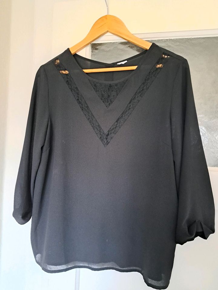 Vero Moda Bluse schwarz 38 Spitze in Kiel