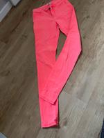Vero Moda Hose skinny neon Gr.27/32 top Zustand Sachsen-Anhalt - Weißenfels Vorschau