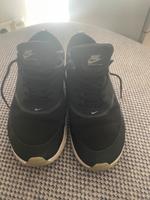 Nike Schuhe schwarz Gr.39 Nordrhein-Westfalen - Unna Vorschau