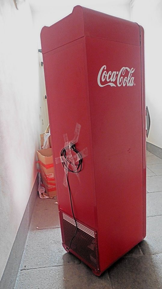 großer Coca Cola Kühlschrank Typ Retro in Bautzen
