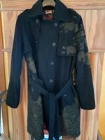 Desigual Wintermantel NEUW Größe 40 Hessen - Fernwald Vorschau