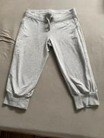 Nike Sporthose grau 3/4 Dreiviertel Größe 36 München - Moosach Vorschau