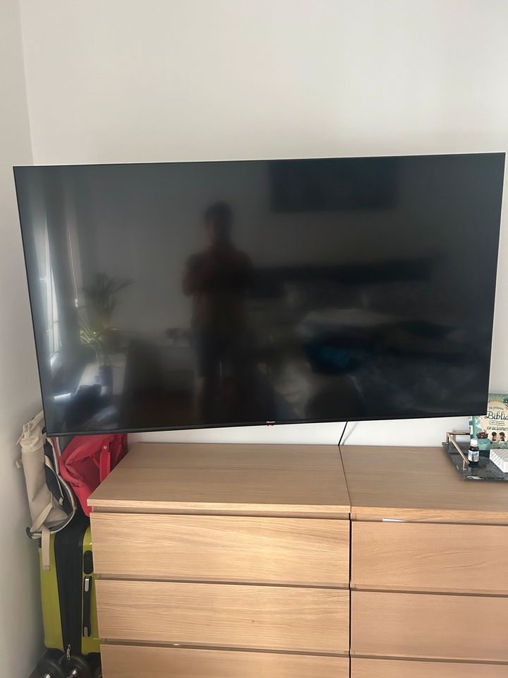 Highsense LED Blackligjt tv in Köln