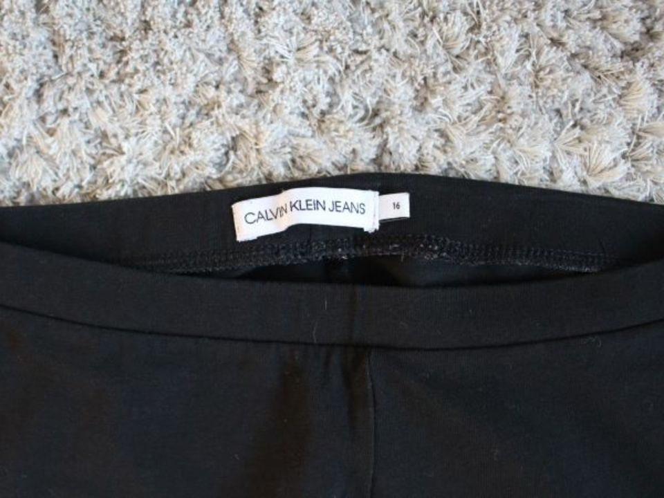 Calvin Klein Leggings Gr 16 entspricht 164/170 Neuwertig in Bruchsal