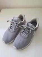 Nike Sneaker grau Gr 40 1/2 Bayern - Schwabmünchen Vorschau
