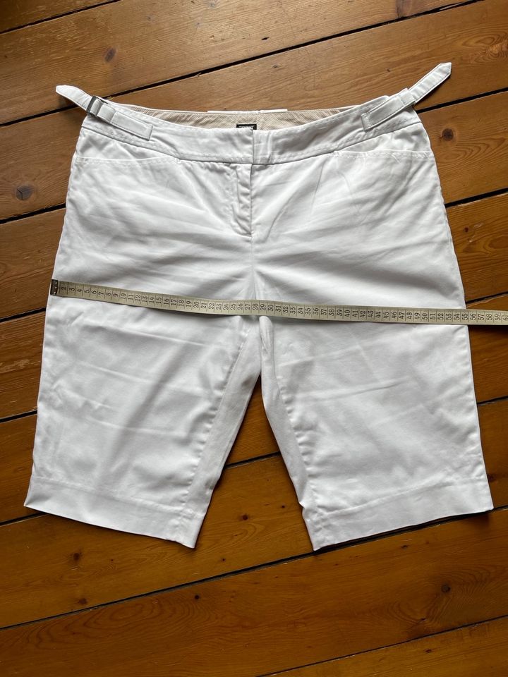 Esprit • Short • Gr 40 •  weiß • schone Details • wie neu in Bremen