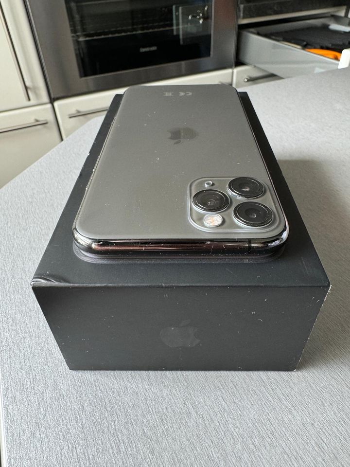 IPhone 11 Pro 64GB Space Grey / 87% / wie neu! in Hannover