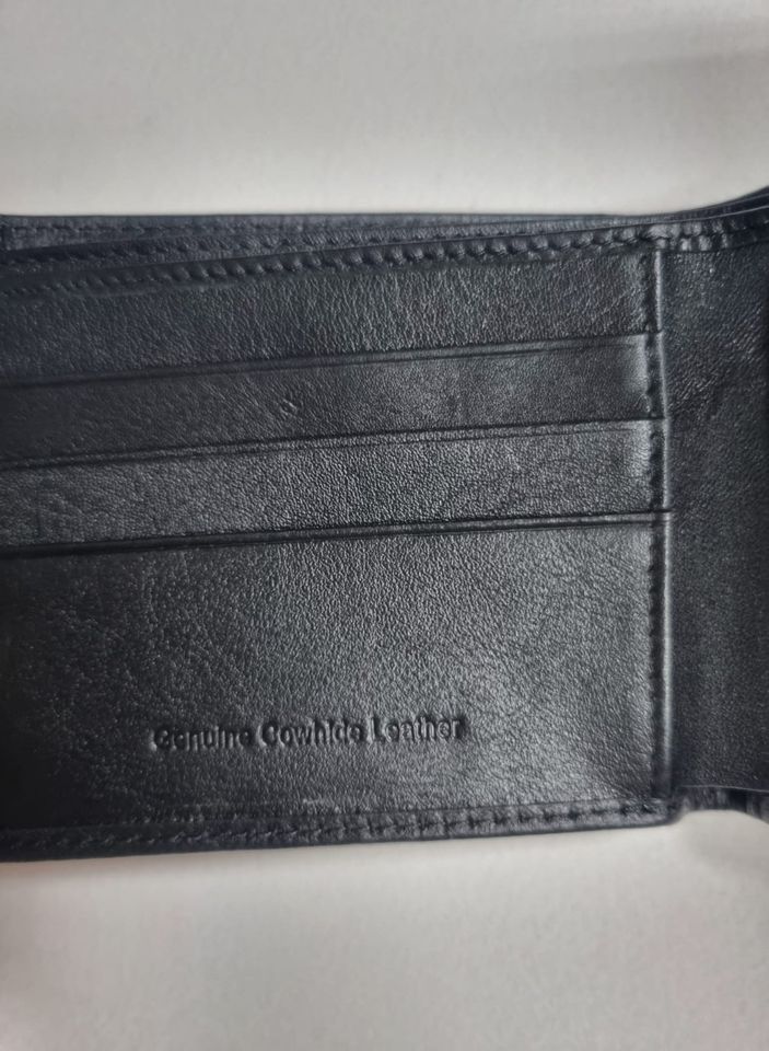 Genuine Leather Wallet Skull with the Wings eingepresst in Penkun