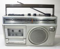 Hitachi TRK-5351E Cassette Radio Recorder Vintage Hitachi Ltd. Nordrhein-Westfalen - Gladbeck Vorschau