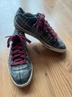 Puma Sneaker grau mit roten Schnürsenkeln Baden-Württemberg - Kernen im Remstal Vorschau