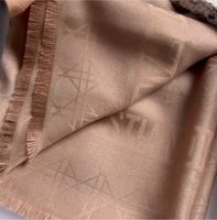 NEU Tuch aus Seide von Dior in beige mit Etikett Baden-Württemberg - Baden-Baden Vorschau