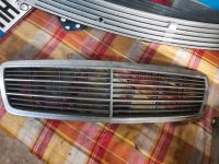 ORIG Mercedes Benz W203 Kühlergrill Frontgrill A2038800483 Niedersachsen - Seevetal Vorschau