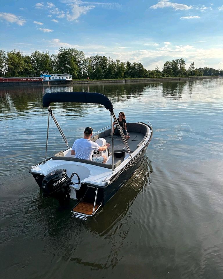 Boot Führerschein frei mieten auf der Donau in Wiesent