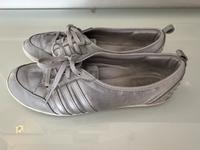 Adidas Damen Sneaker Größe 41 1/3 (US 9) Sportschuhe Bayern - Ungerhausen Vorschau