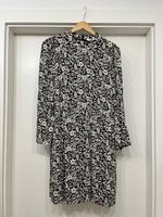 Jake*s Kleid mit floralem Muster und Turtleneck Gr. 40 Bayern - Freilassing Vorschau