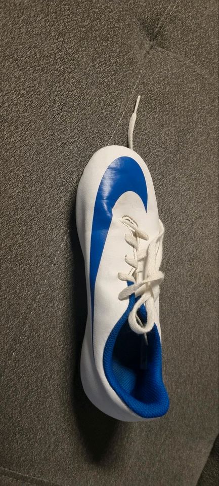 Nike Fußballschuhe Gr.35 in Braunschweig