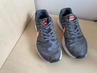 Nike Sneaker Sportschuhe grau Größe 38,5 Leipzig - Holzhausen Vorschau