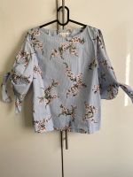 Bluse H&M Gr. 36 mit floralem Print und Schlitzärmeln Nordrhein-Westfalen - Warendorf Vorschau