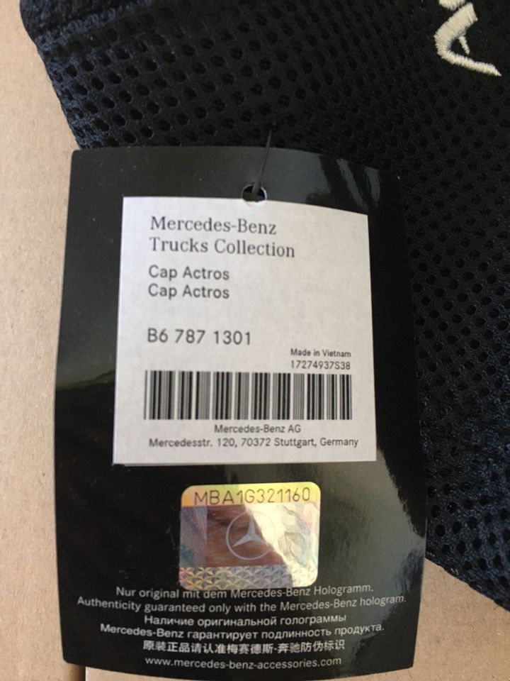 Mercedes-Benz Trucks Collection cap Action in Göttingen