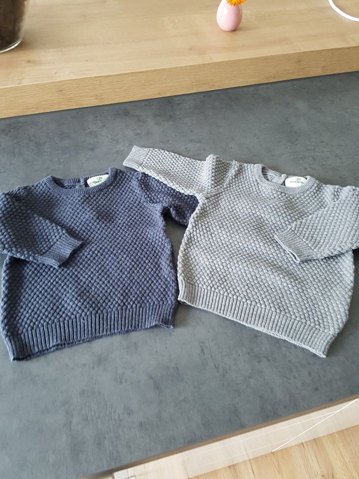 Baby Pullover 2 Stück grau und blau Größe 62 in Faßberg