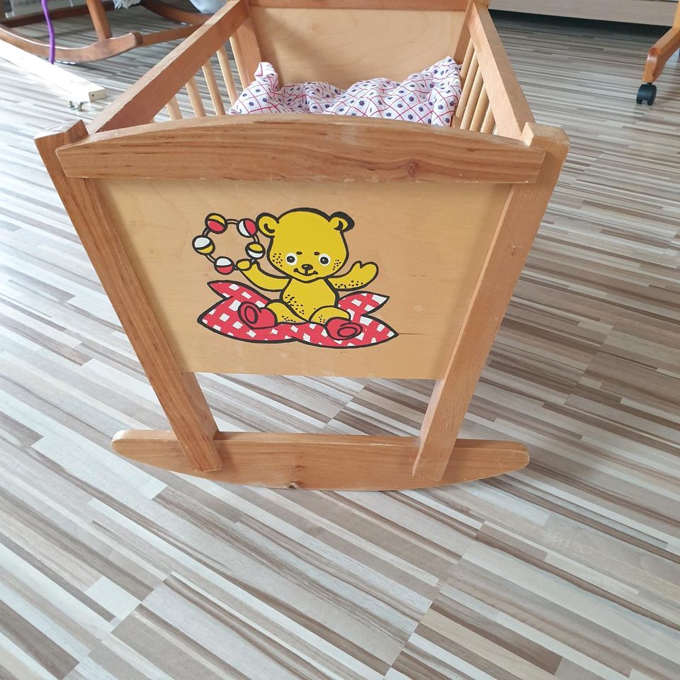 Puppenbett Wiege 63x39 cm Kinderzimmer Mädchen spielen in Auerbach (Vogtland)