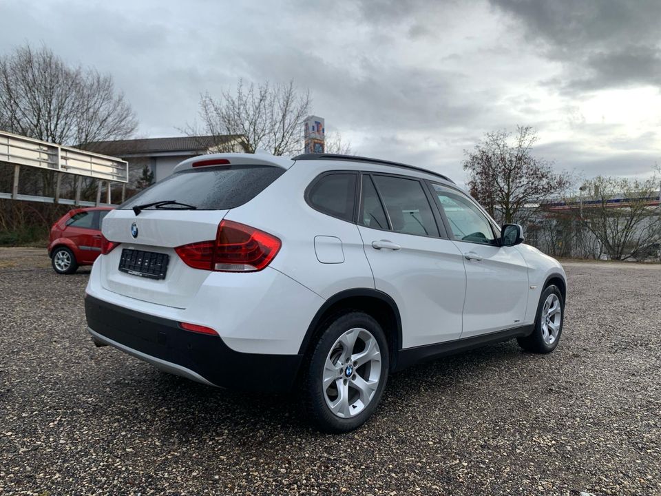 BMW X1 xDrive 18 d xLine *NAVI/LED/PANO/LEDER/XENON/PDC in Weißenburg in Bayern