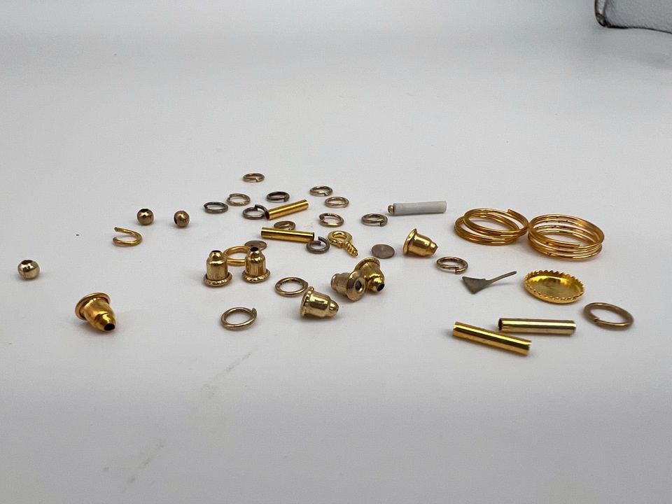 Schmuck basteln Teile Gold Farben Set ohrringe stecker verschluss in Hamburg