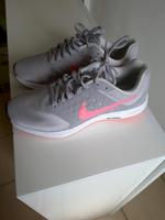 Original !!! Neue NIKE Runners sehr bequeme Laufschuhe / Sneakers Hessen - Rimbach Vorschau