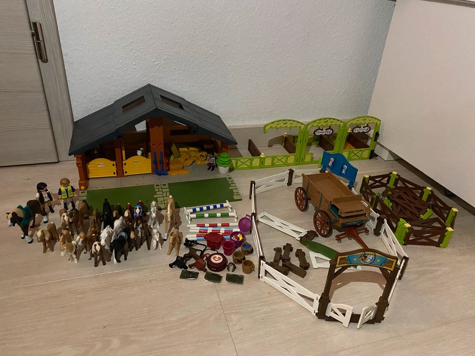 Playmobil Pferde, Pferdestall Konvolut in Zell