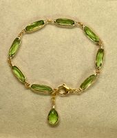 Armband aus grünen Perlen und einem Anhänger Nordrhein-Westfalen - Weilerswist Vorschau