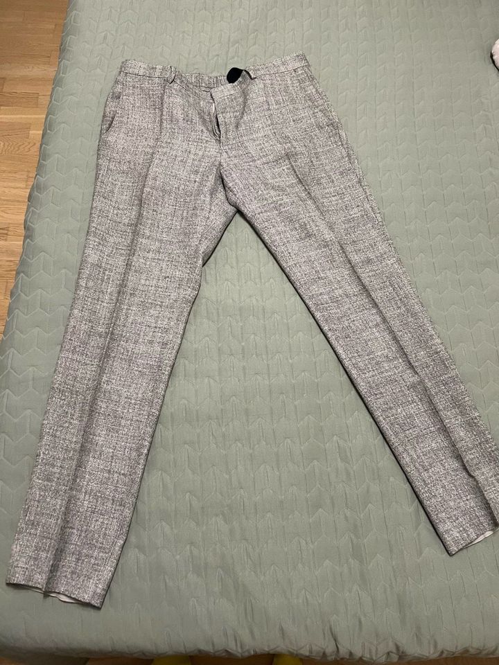 BOSS Anzug (Hose+Sakko) für Männer, Größe 48, modern, 159€ in Großbottwar