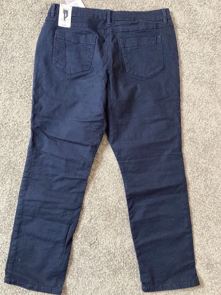 Dunkelblaue Jeans Gina Benotti NEU Gr 44 in Lindlar