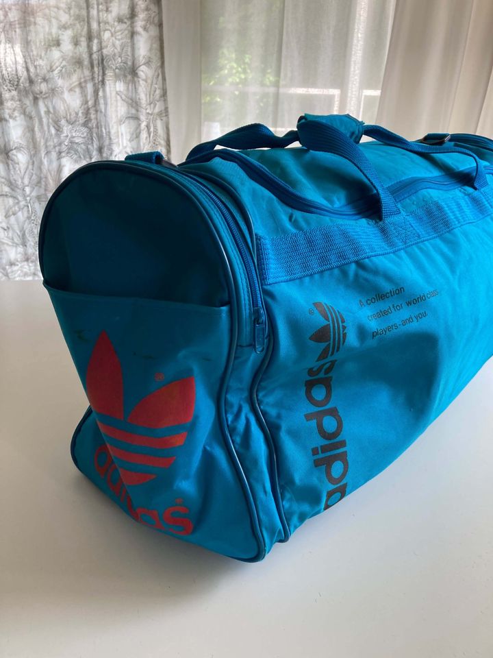 Original true Vintage Adidas Sporttasche blau Tennistasche Reiset in Hamburg