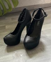H&M High Heels Absatzschuh Pumps Knöchelriemen Leder 38 Baden-Württemberg - Heilbronn Vorschau