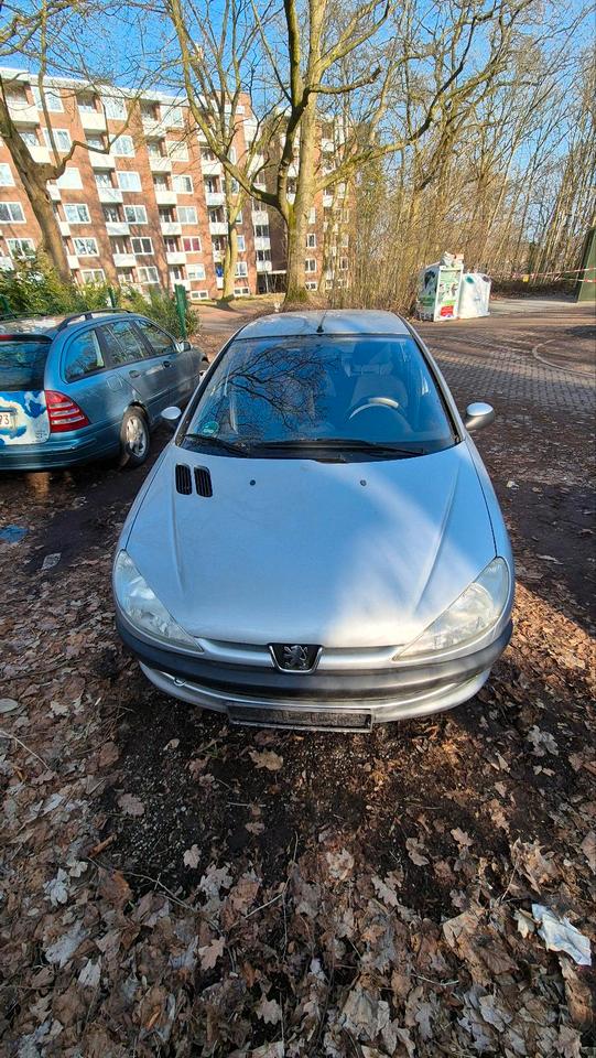 Peugeot 206 1.4 Liter Silber in Delmenhorst