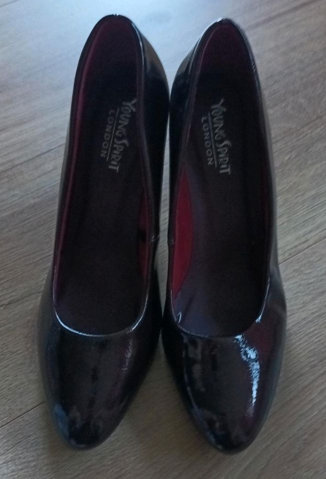 High Heels Pumps Größe 41 rot bordeaux Lack 9cm 9,5cm hoch NEU in Hamburg