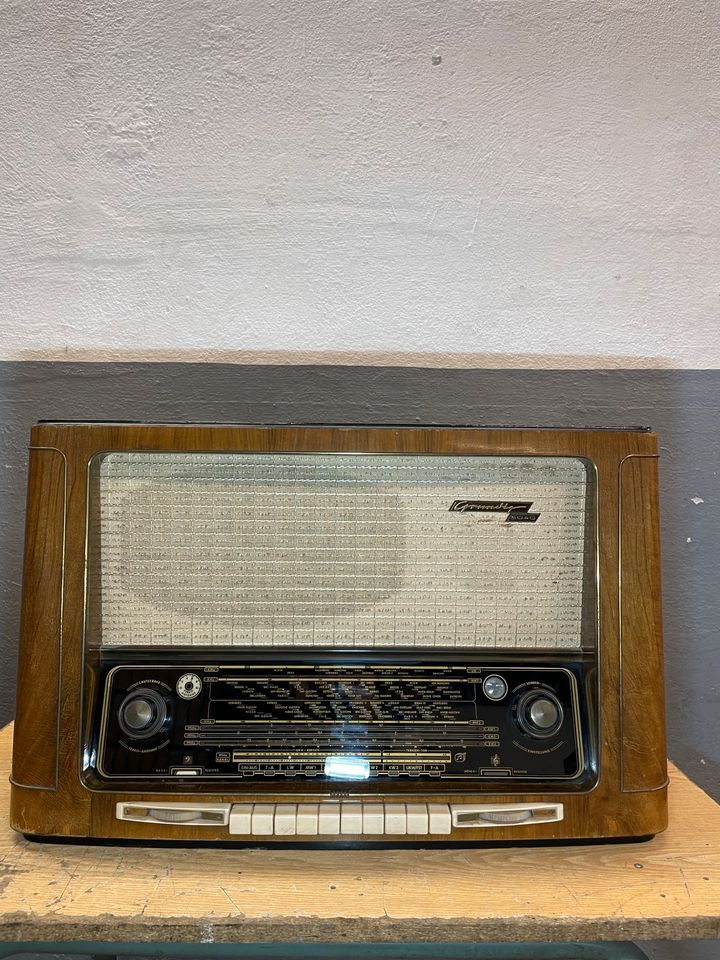 Grundig, 5040W - Röhrenradio in Darmstadt