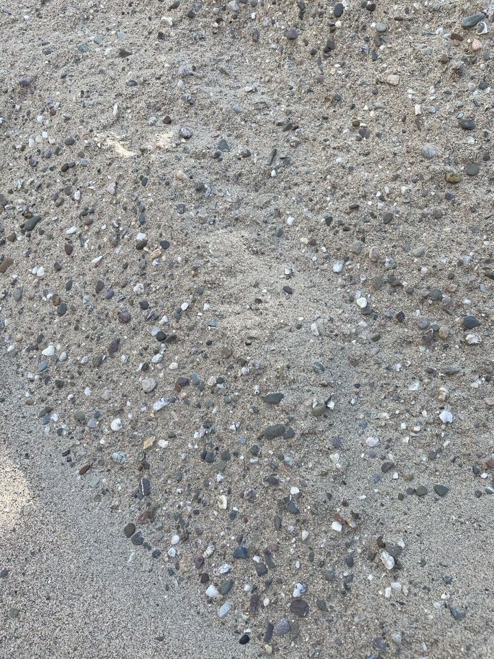 Frostschutz Schotter Splitt Sand Kies Mutterboden 0/45 2/5 0/16 in Gummersbach