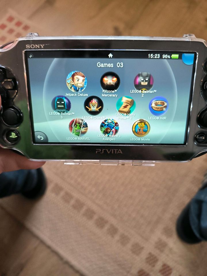 PSVita Slim 128 GB mit besonderer Software, Gehäuse und Hülle in Renchen