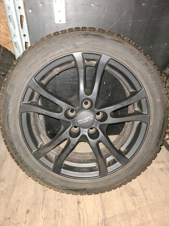 Winterreifen 195/50R16 88H in Ihlienworth