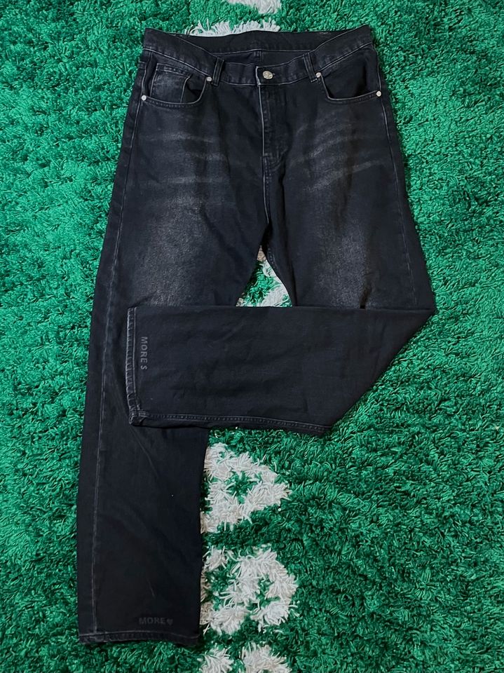 Moremoneymorelove Jeans schwarz L/ 32 in Aachen